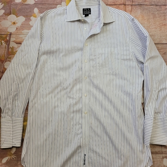 JoS. A. Bank signature collection wrinkle free shirt - Picture 3 of 11